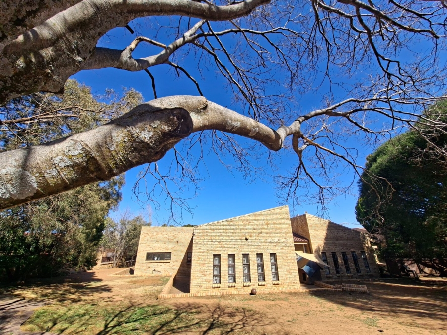 5 Bedroom Property for Sale in Baysvalley Free State
